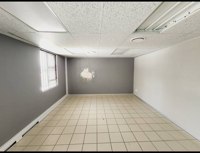 395M² OFFICE TO LET IN NORTH RIDING